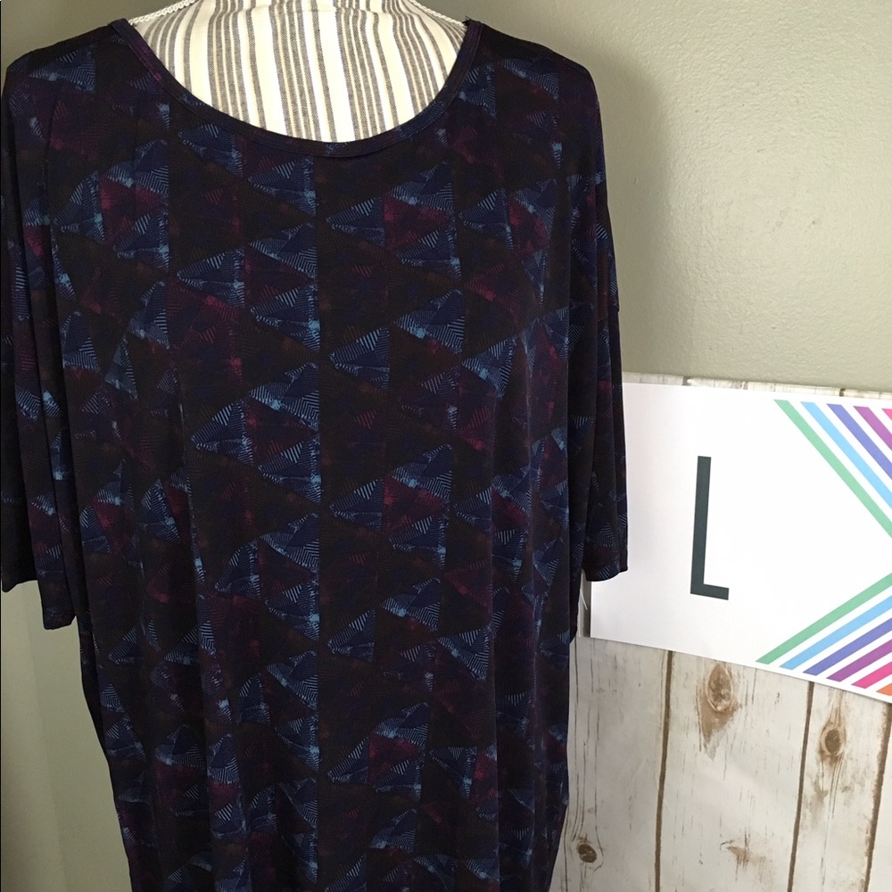 LuLaRoe Irma tunic